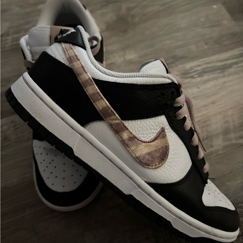 Nike Black and White Sneakers with Plaid Accent BARLEY WORN